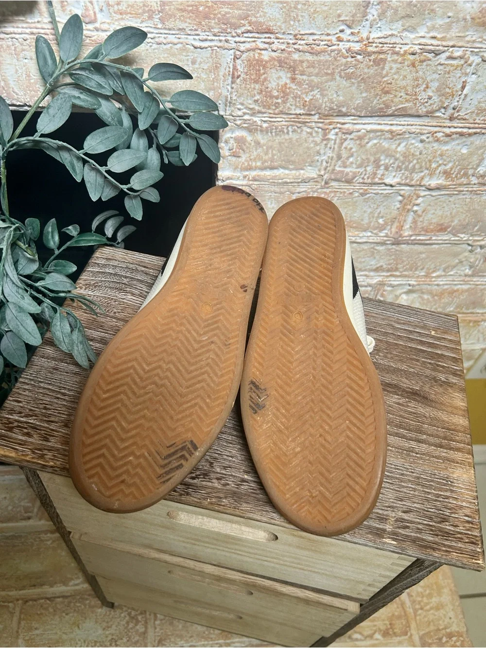 Rothy’s The Lace Up Sneakers Size 9 Ivory Black Gum Sole Knit Casual Shoes #16